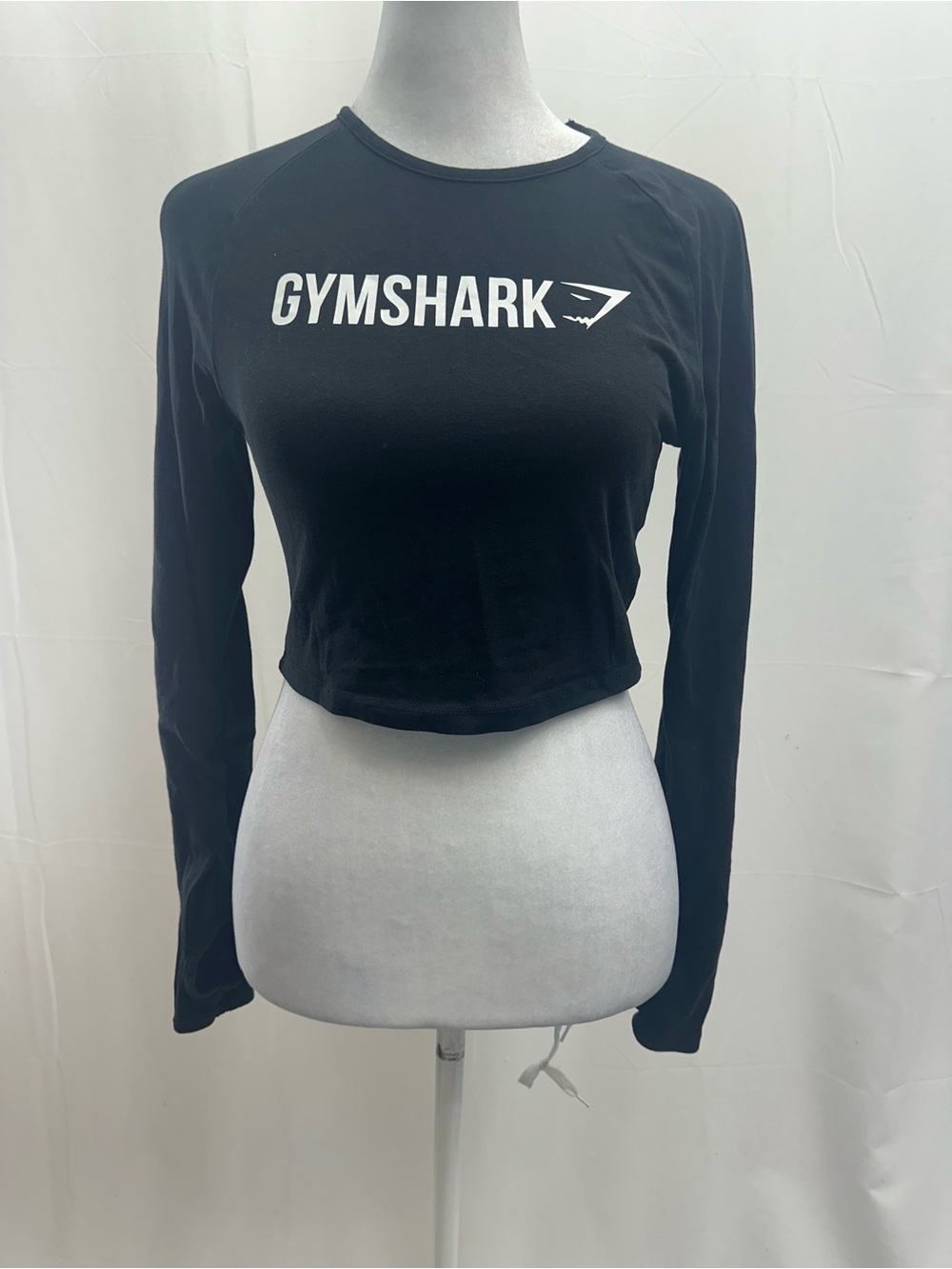 Gymshark Women's Black Long-Sleeve Cropped Top